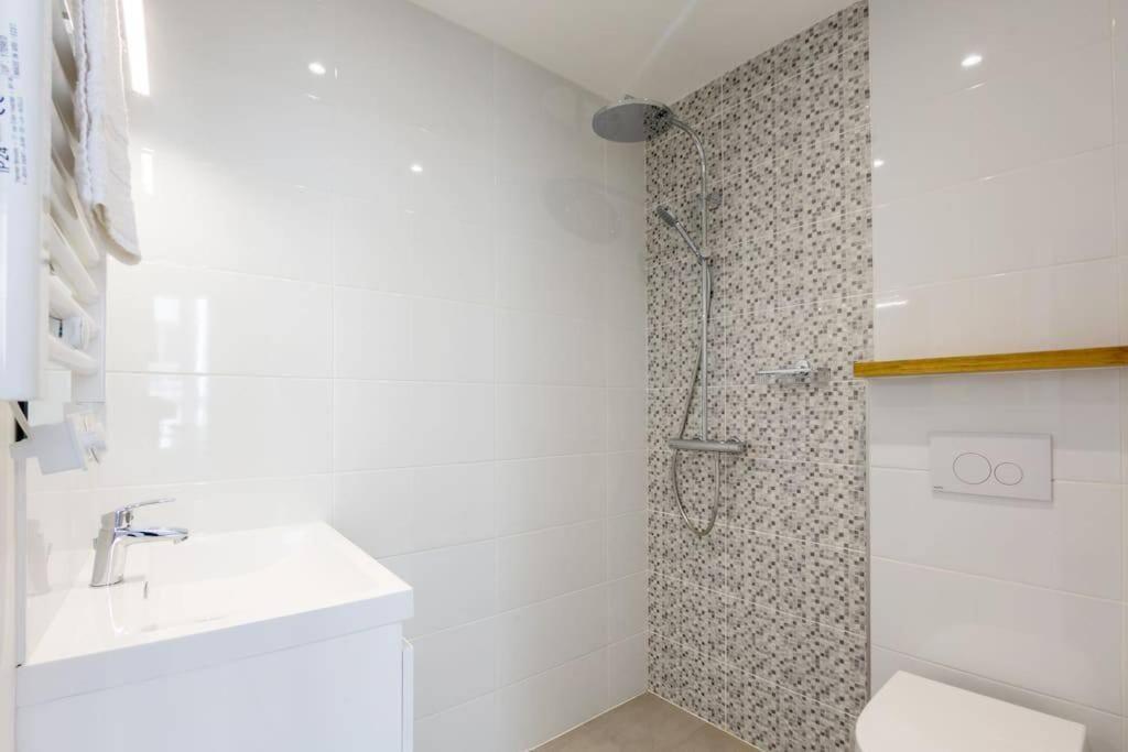 La Chambre Liberte 2, Sdb Privative Et Tv, Cuisine Salon Partages, Confort Et Hypercentre Brest Exterior foto